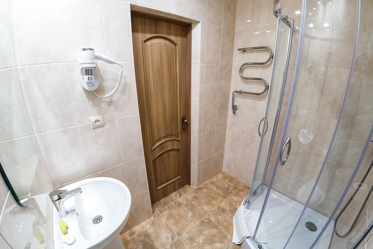 לבוב Discovery Hotel מראה חיצוני תמונה